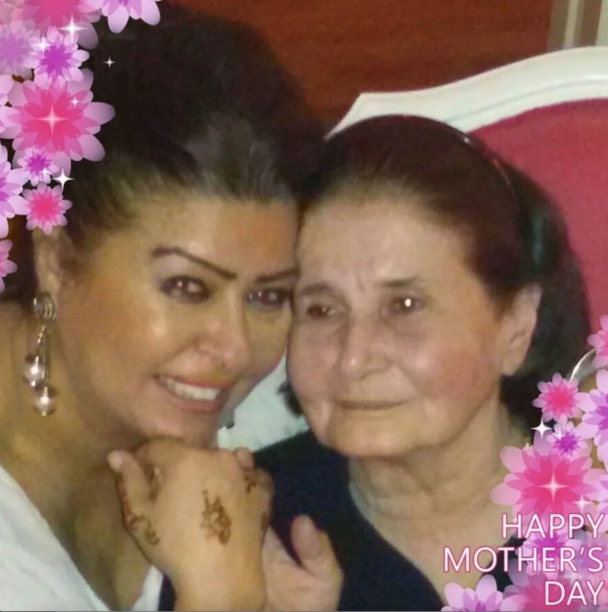 Şarkıcı Yeliz'in Annesi Vefat Etti: Artık Gerçek Bir Melek Oldun