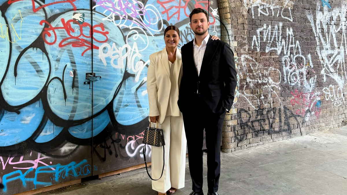 Sibel Can ve Ailesinin Büyük Gururu: Oğulları Emir Aksüt'ün Mezuniyet Sevinci