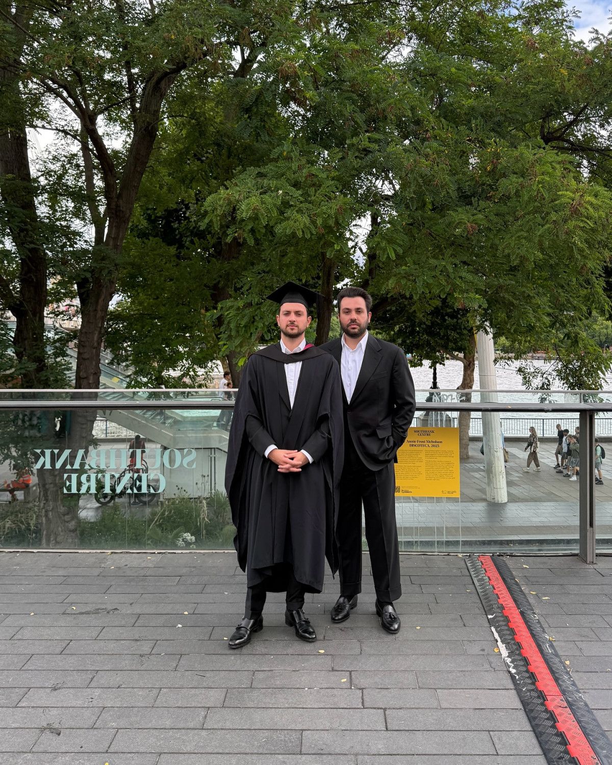 Sibel Can ve Ailesinin Büyük Gururu: Oğulları Emir Aksüt'ün Mezuniyet Sevinci