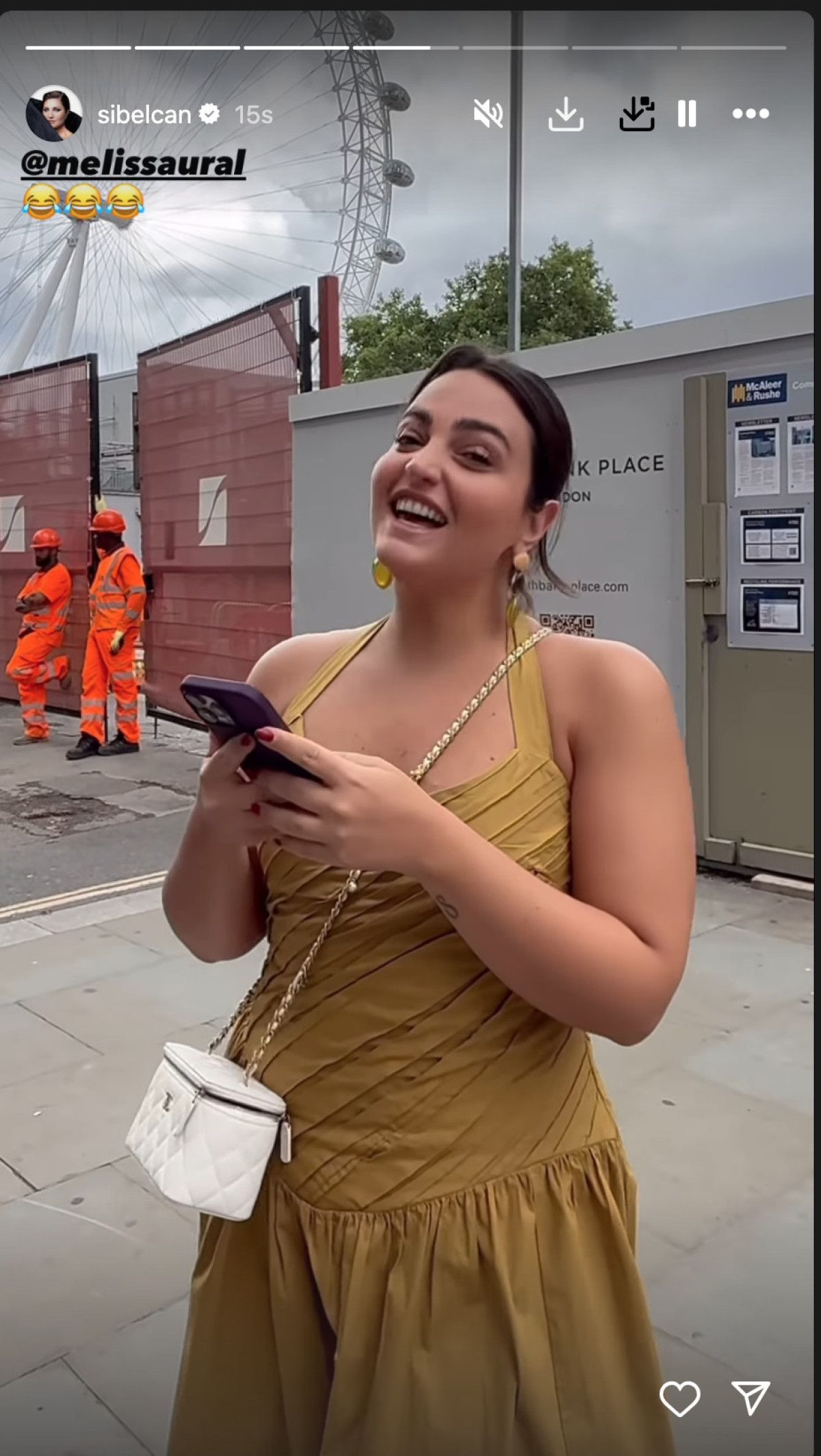 Sibel Can ve Ailesinin Büyük Gururu: Oğulları Emir Aksüt'ün Mezuniyet Sevinci