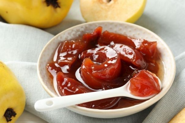 Tam Ölçülü Lezzetli Ayva Reçeli Tarifleri