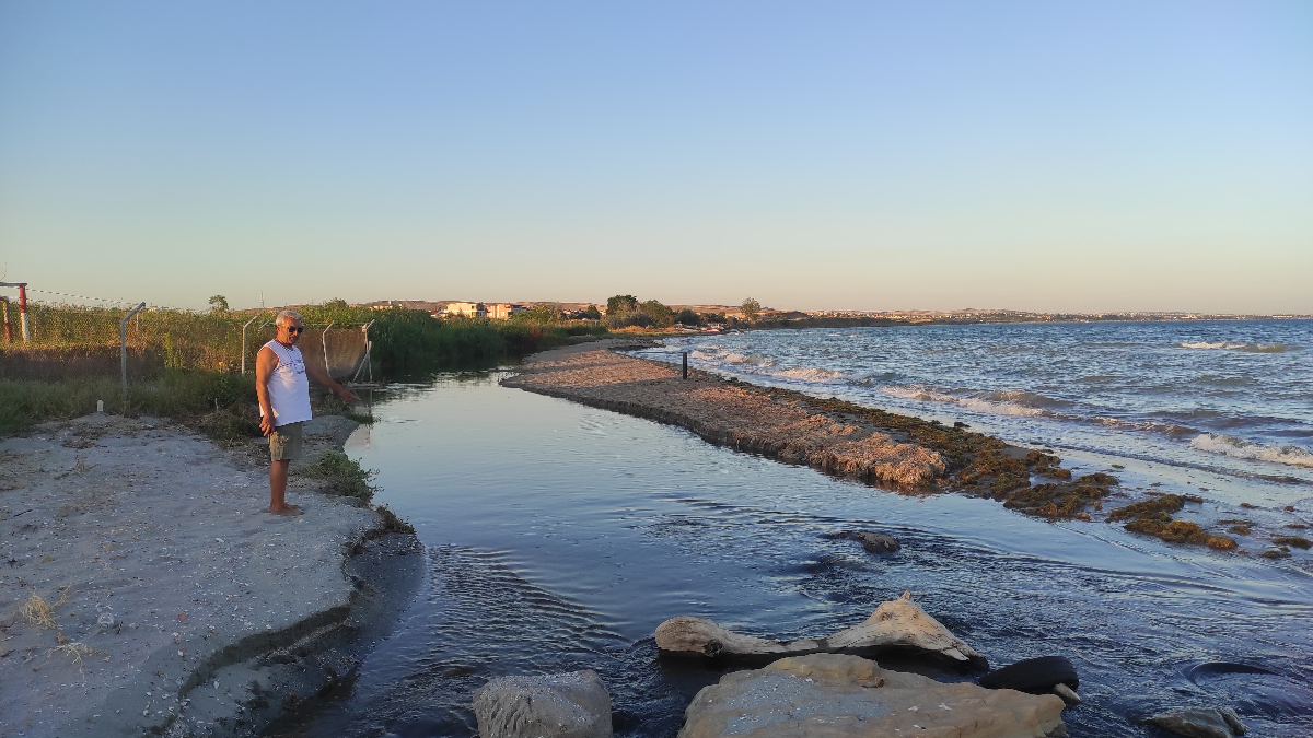 Tekirdağ'da Doğrudan Denize Akan Lağım Nedeniyle Çocuklar Hastanelik Oldu