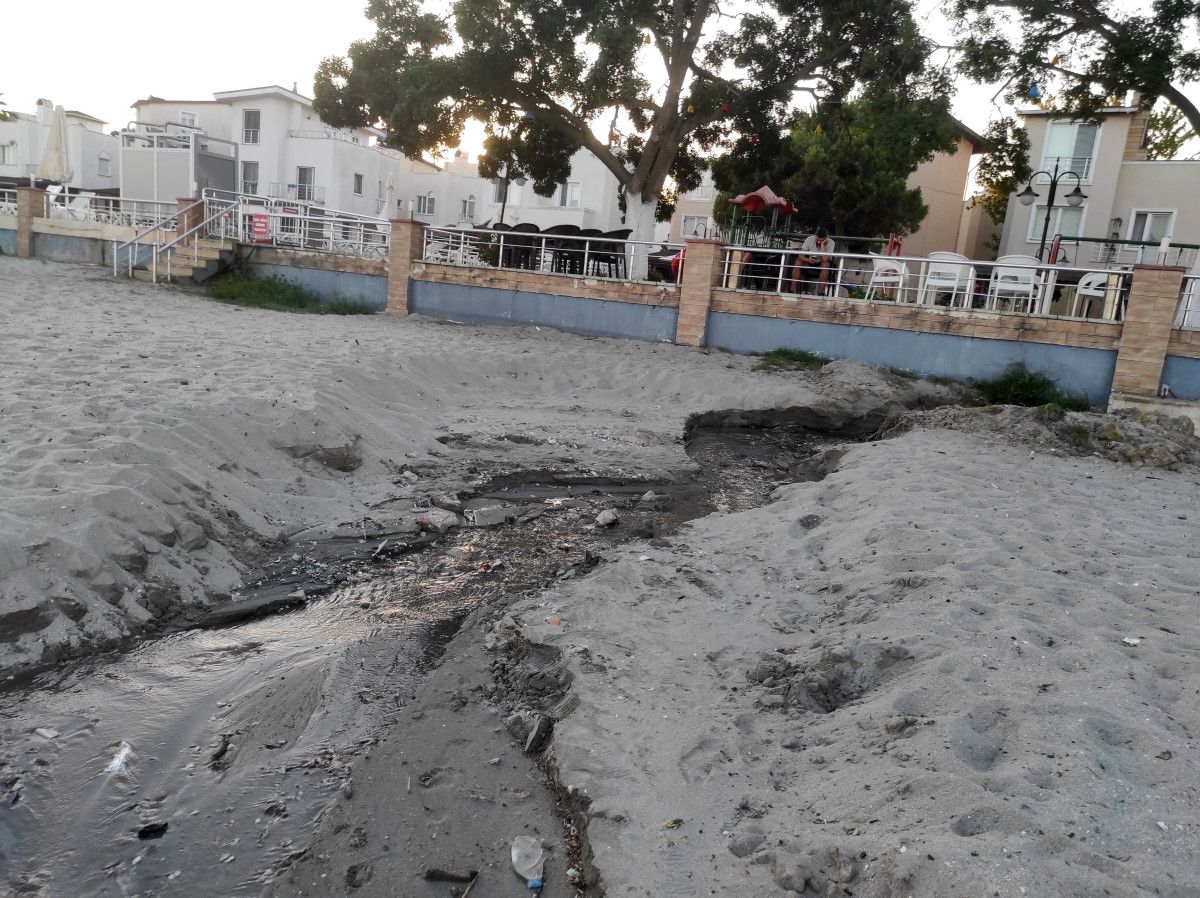 Tekirdağ'da Doğrudan Denize Akan Lağım Nedeniyle Çocuklar Hastanelik Oldu