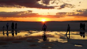 Tuz Gölü’nün Büyüleyici Manzarasıyla Ziyaretçilerini Kendine Hayran Bırakıyor