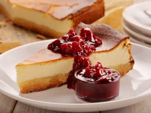 Vişne Soslu Yoğurt Keki Tarifi ve Alternatif Malzeme Önerileri