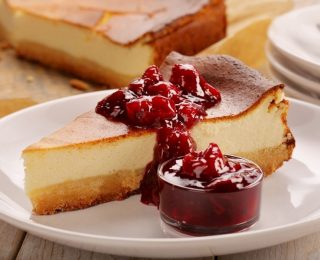 Vişne Soslu Yoğurt Keki Tarifi ve Alternatif Malzeme Önerileri