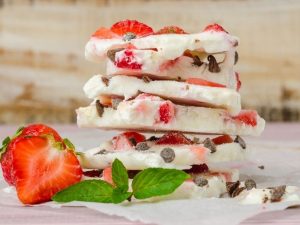 Yoğurt Barı Tarifi ve Alternatifleri