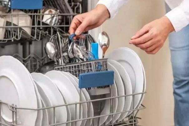 36 Yıllık Servis Ustası Uyardı: Bulaşık Makinesinin Ömrünü Kısaltan Hata Nedir?