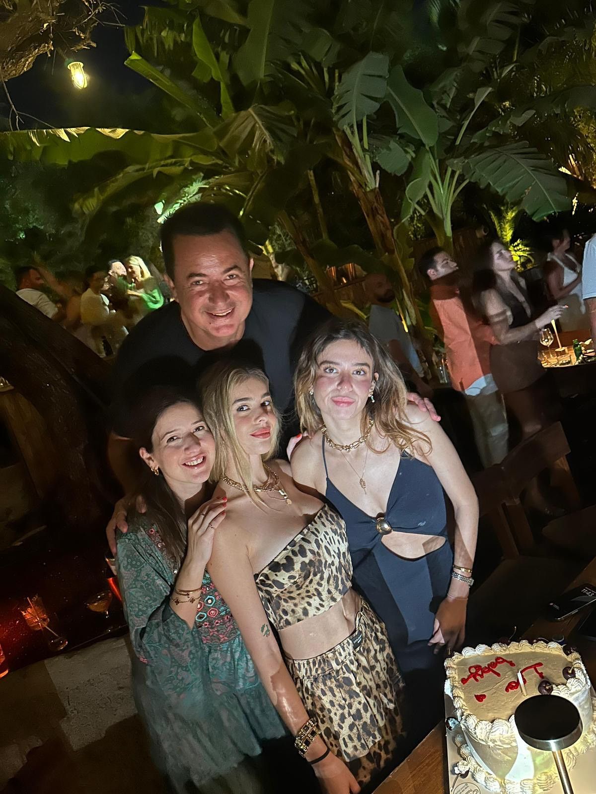 Acun Ilıcalı'nın Leylası 21 Yaşında! Doğum Günü Kutlamalarından Özel Kareler