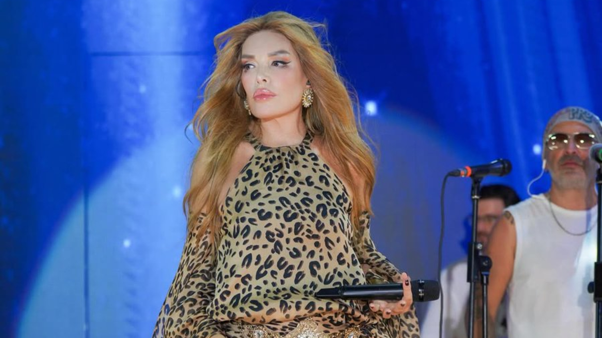 Ajda Pekkan Yeni İmajıyla Göz Kamaştırıyor