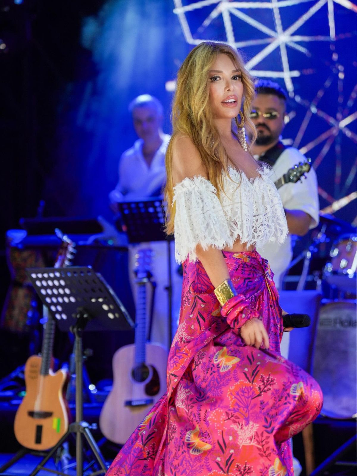 Ajda Pekkanın Yeni Görüntüsü Büyük İlgi Çekti - En Güncel Kareler