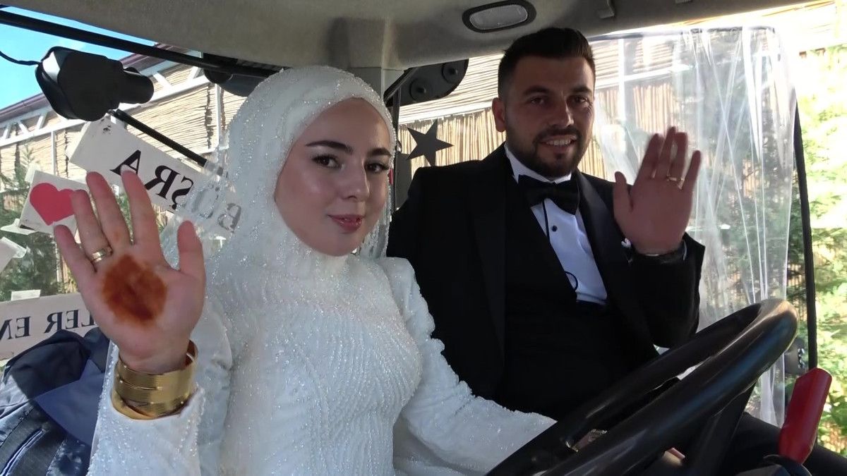 Traktörlerle Düğün Kutlaması