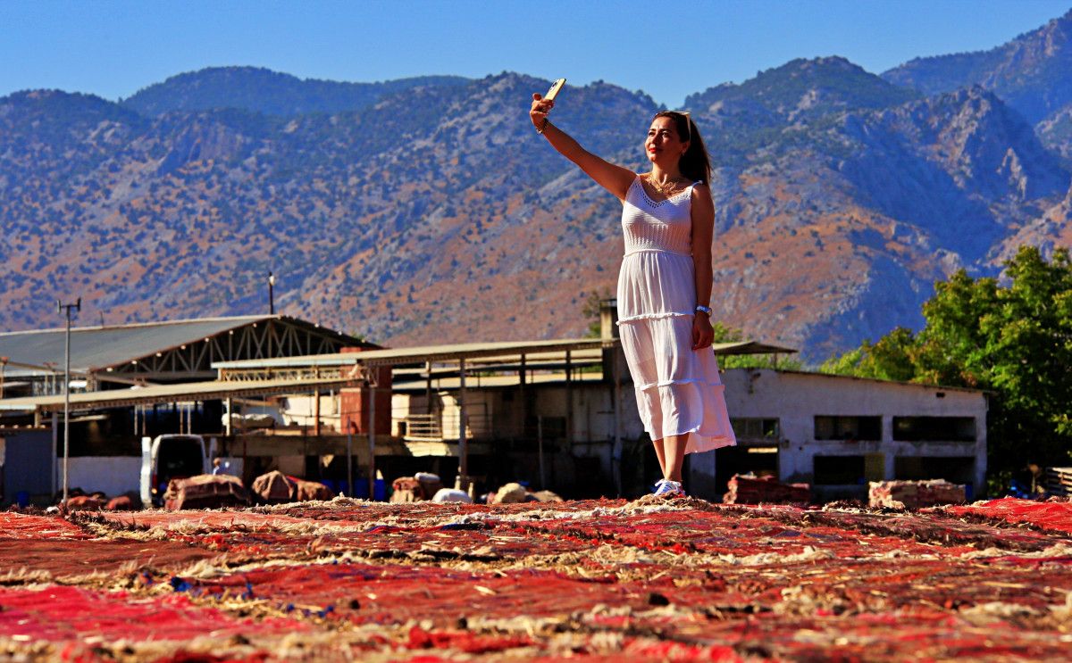 Antalya Buğday Tarlalarındaki Halılarla Dolu Hasat Şenliği