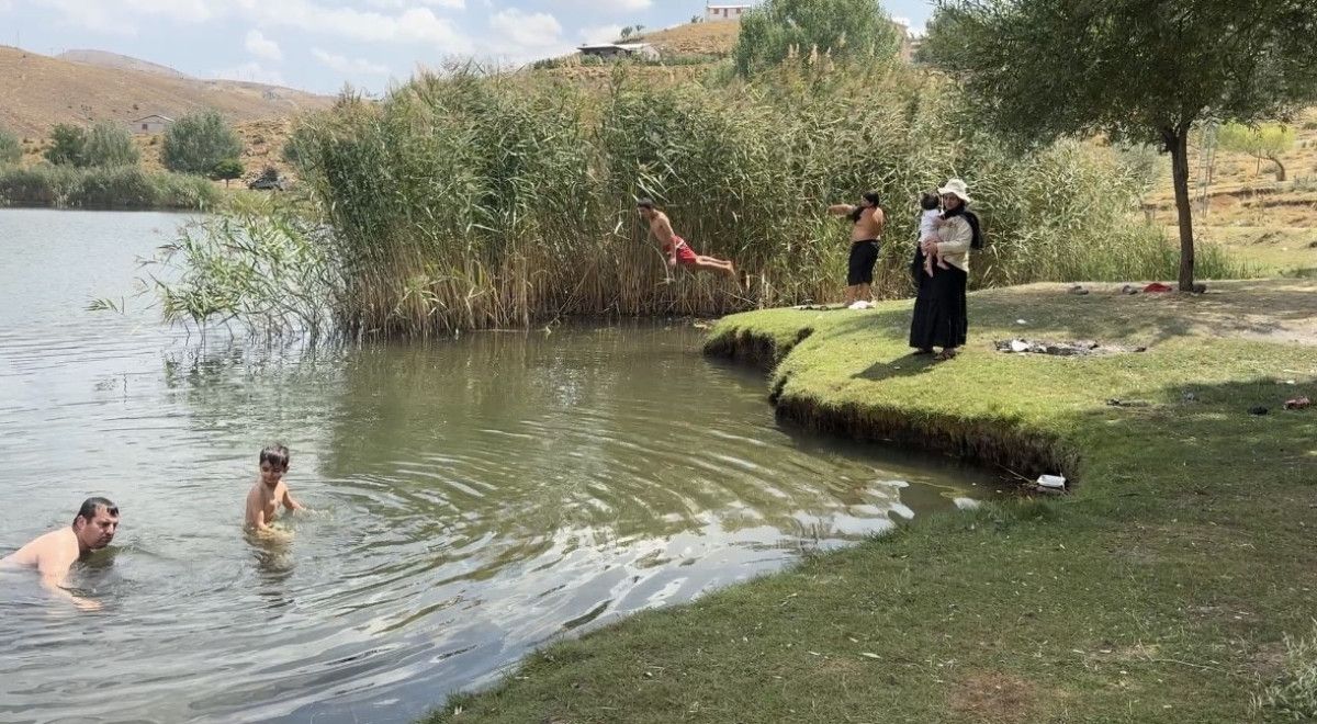 Antalya Sıcaklarından Kaçış: Dipsiz Göl'de Serinleme Keyfi