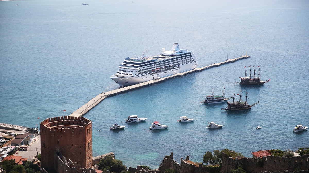 Sabahın Erken Saatlerinde Limana Varış