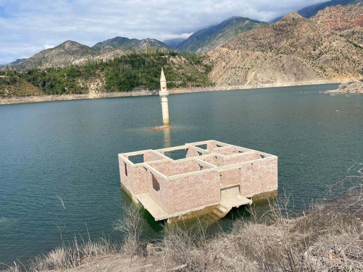 Su seviyesinin çekilmesiyle ortaya çıkan tarihi kalıntılar