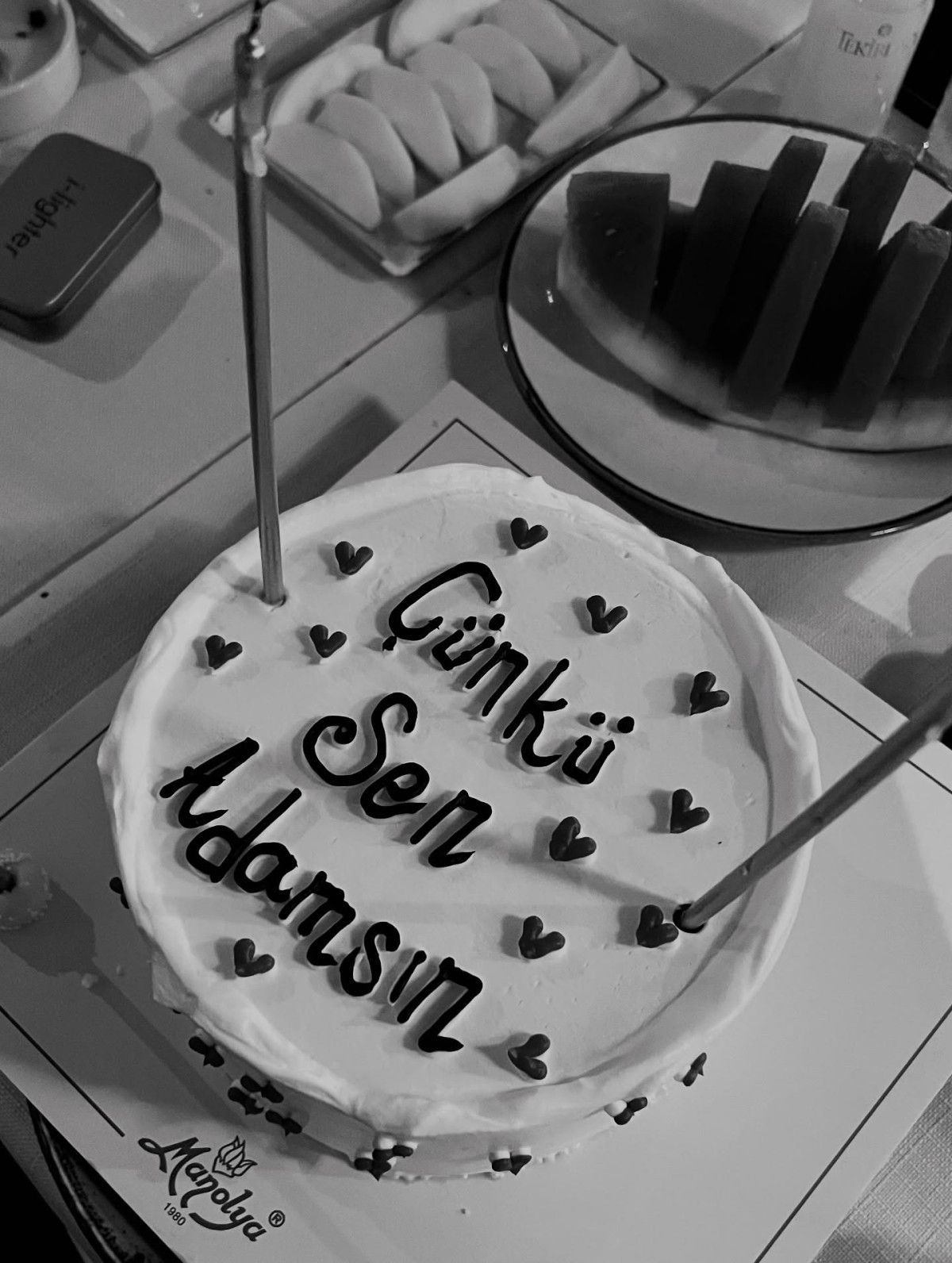 Büluent Şakrak'ın Doğum Gününü Küçük Sevgilisiyle Kutlaması ve Romantik Anılar