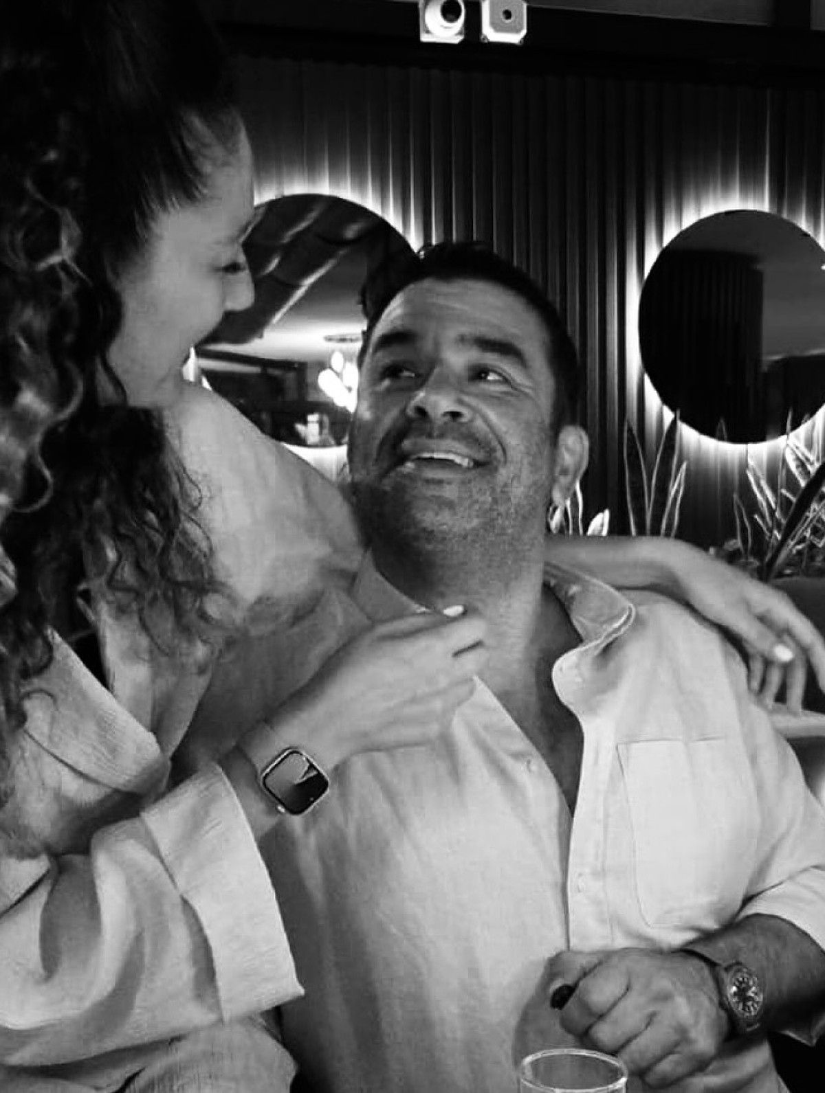 Büluent Şakrak'ın Doğum Gününü Küçük Sevgilisiyle Kutlaması ve Romantik Anılar