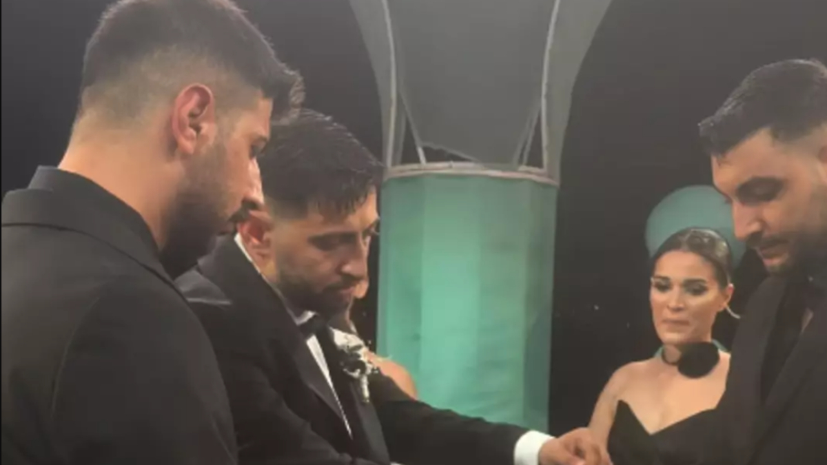 Burak Bulut ve Eda Sakız Çiftinin Düğün Hikayesi ve Takılan Altınlar