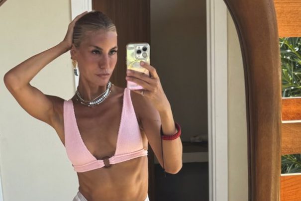 Çağla Şıkel’in Yeni Hobi’si Elektrikli Sörfle Tanıştı!