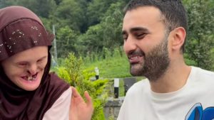 CZN Burak Bir Kez Daha Kalpleri Fethediyor