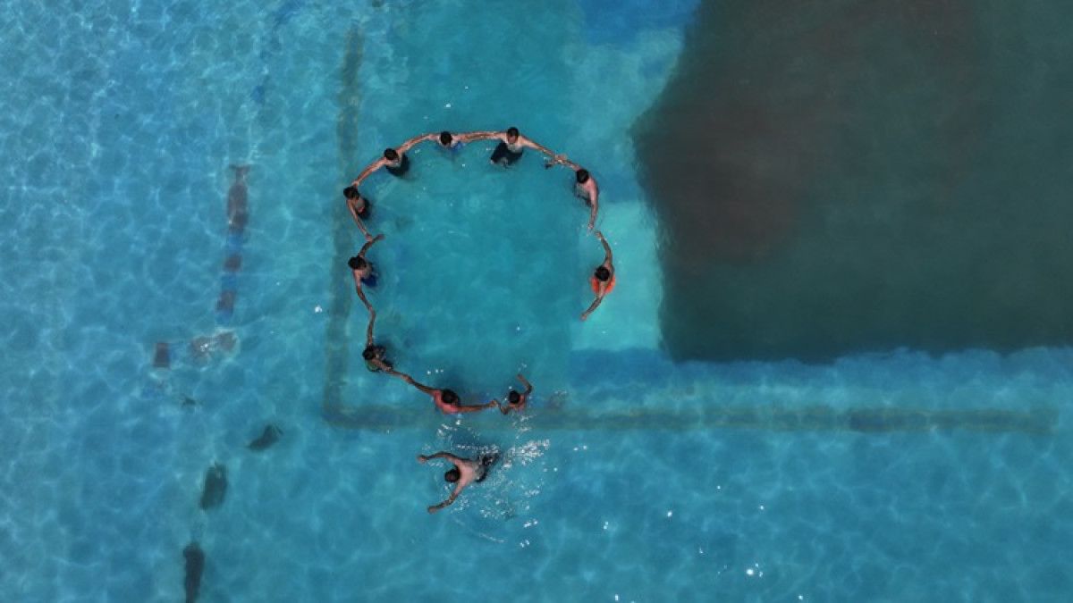 Erciyes'in Eriyen Karlarından Beslenen Serinletici Havuz Deneyimi