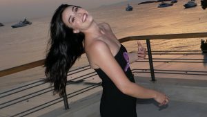 Esra Bilgiç’in Sosyal Medyada Aşk Dolu Paylaşımları! Yeni Sevgili Pozlarıyla Göz Kamaştırdı