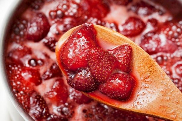 Ev Yapımı Çilek Marmelatı Tarifi: Lezzetli ve Pratik Tarif