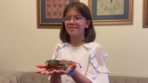 Gazze’ye Destek Olmak İçin 9 Yaşındaki Zeynep’le Ördüğü Bileklikler