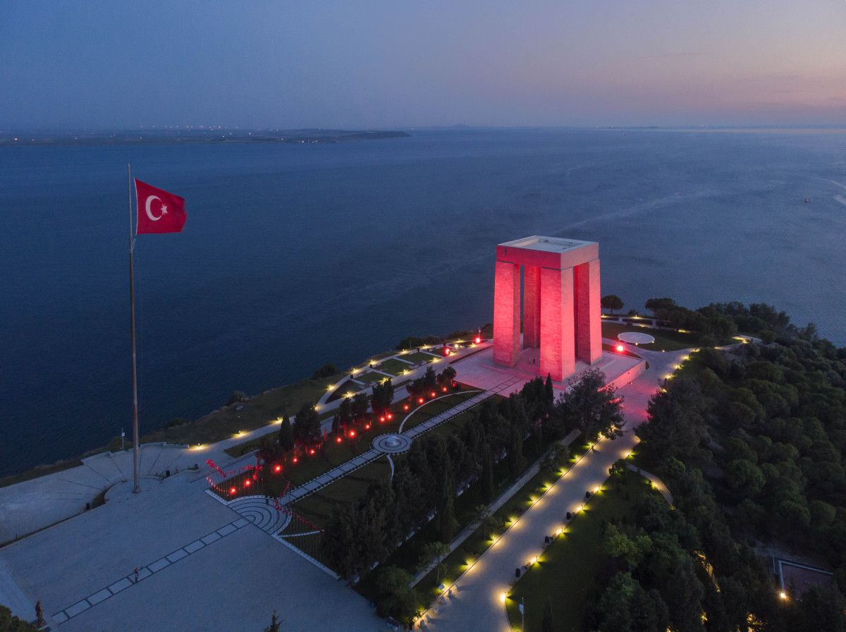 YARIŞMADA GÖRÜŞE ÇIKAN FOTOĞRAFLAR ARASINDAN SEÇİLDİ