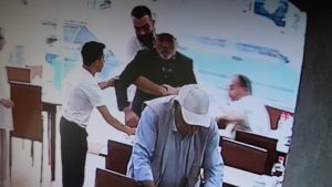 Gümüşhane’de Yaşlı Adamın Boğazına Kaçan Yemeği Heimlich Manevrası ile Kurtarma Hikayesi