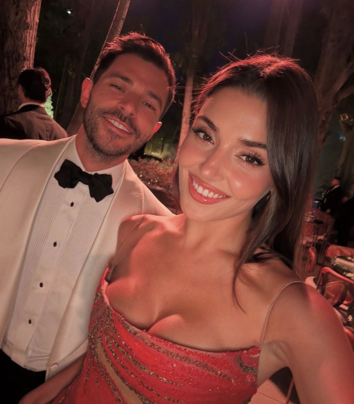 Hande Erçel ve Hakan Sabancı Çiftinin Ayrılık İddiası Sosyal Medyada Güncellendi