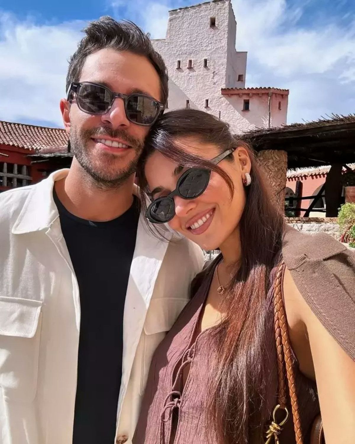 Hande Erçel ve Hakan Sabancı'nın Ayrılığıyla İlgili Son Gelişmeler ve Arzu Sabancı'nın Hızlı Paylaşımı