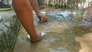 Hatay’da 45 Derece Sıcaklık Rekoru: İnsanlar Telefonlarını Serinletmek İçin Sudan Koydu