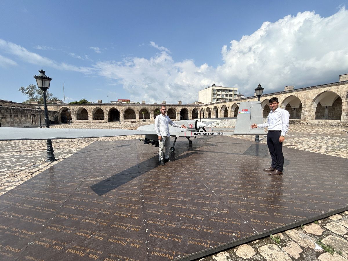 Hatay'da Bayraktar TB2 Ahşap Maket Göz Kamaştırıyor