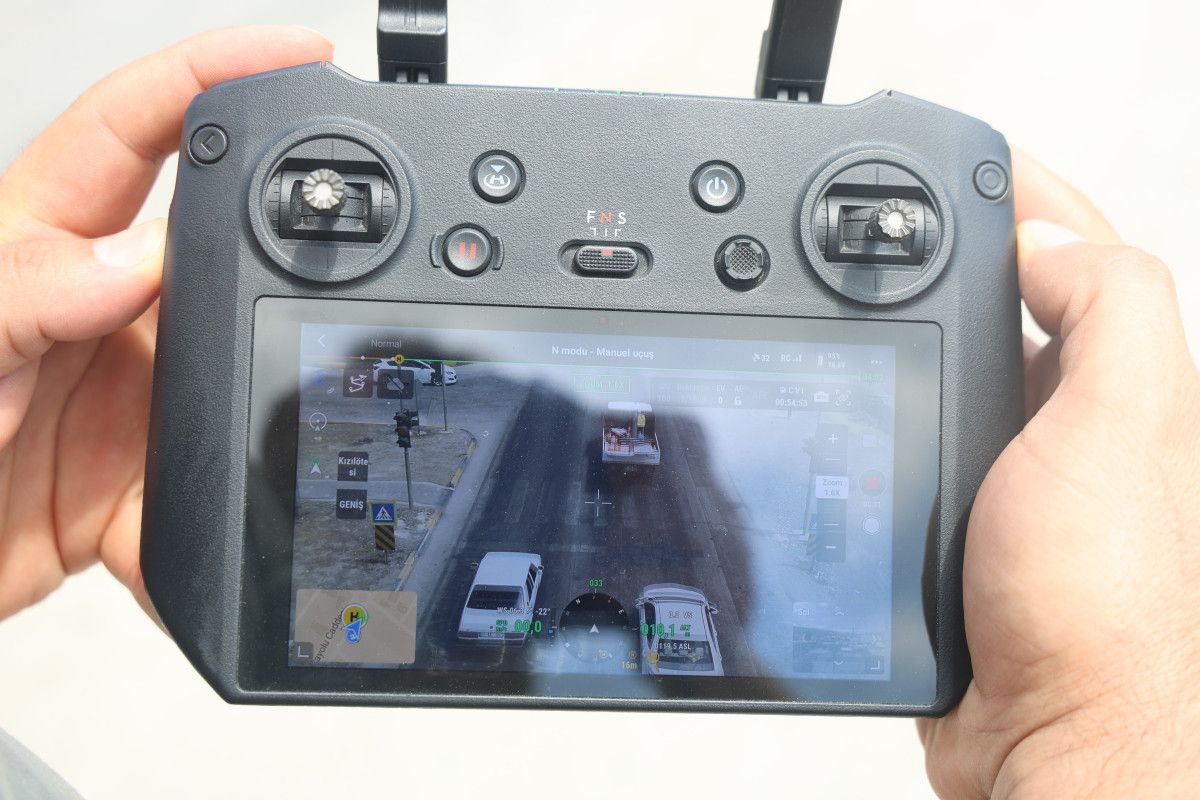 Hatay'da Kırmızı Işıkta Durmayan Sürücü Drone ile Tespit Edildi: Güzel Haber, Devletimize Güveniyoruz