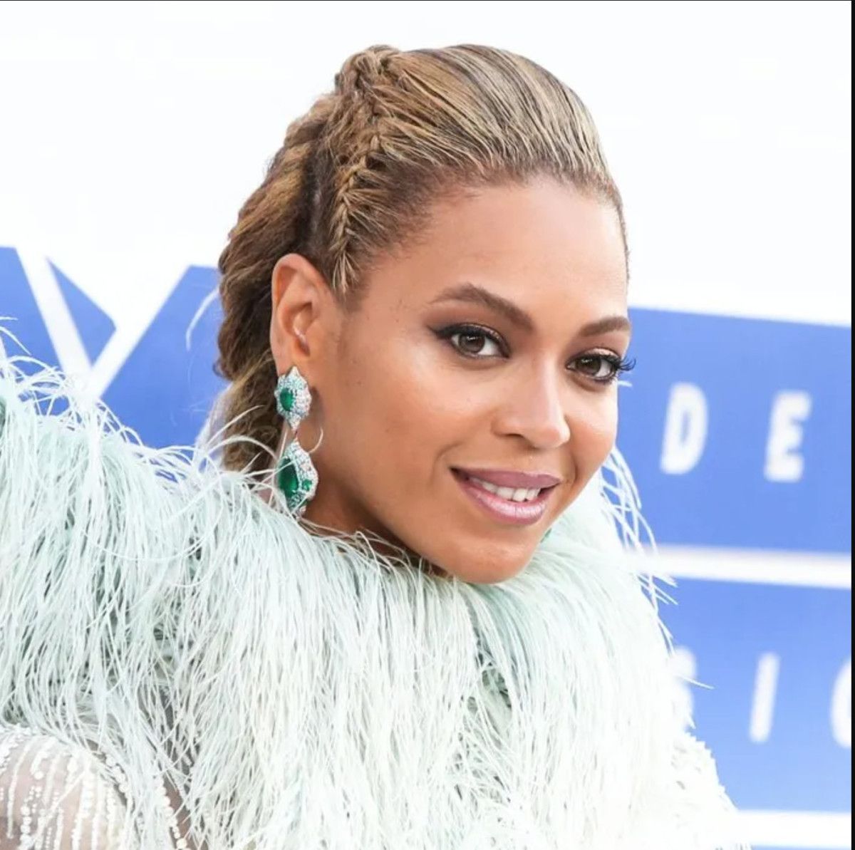 Hayalleri Gerçeğe Dönüştü! Beyoncé'nin Alamadığı Tek Ödülü de Kazandı