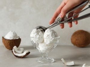 Hindistan Cevizli Leziz ve Pratik Dondurma Tarifi