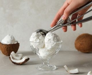 Hindistan Cevizli Leziz ve Pratik Dondurma Tarifi