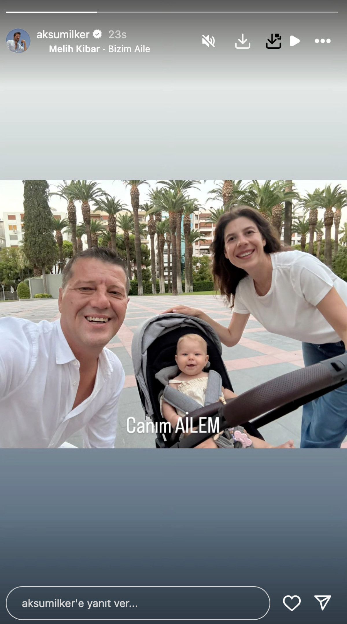 İlker Aksum Aile Fotoğrafını Paylaştı: Küçük Kızları Lila İçin Yorumlar Göz Kamaştırdı