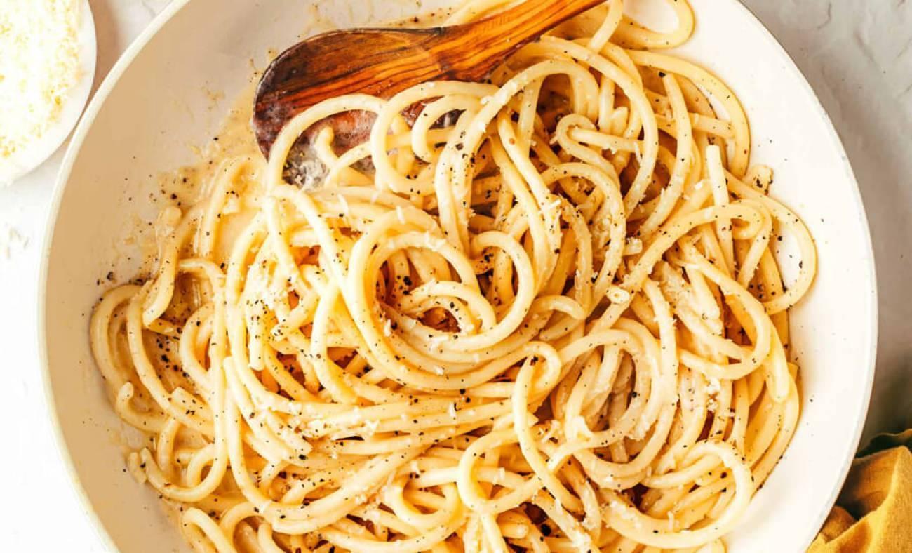 İtalyanlar ve İngilizler Arasında Çekişme: Spaghetti Cacio e Pepe Tarifinin Hikayesi