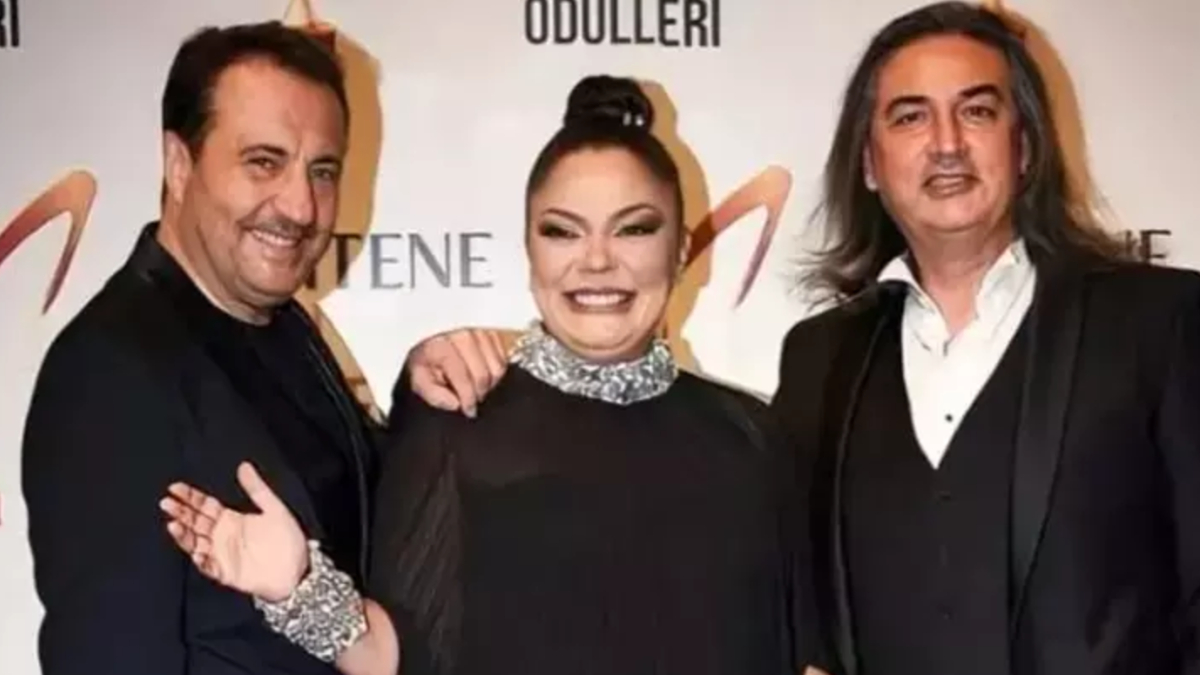 İzel'in Photoshop'suz Gerçek Selülitlerle Dolu Samimi Fotoğrafı