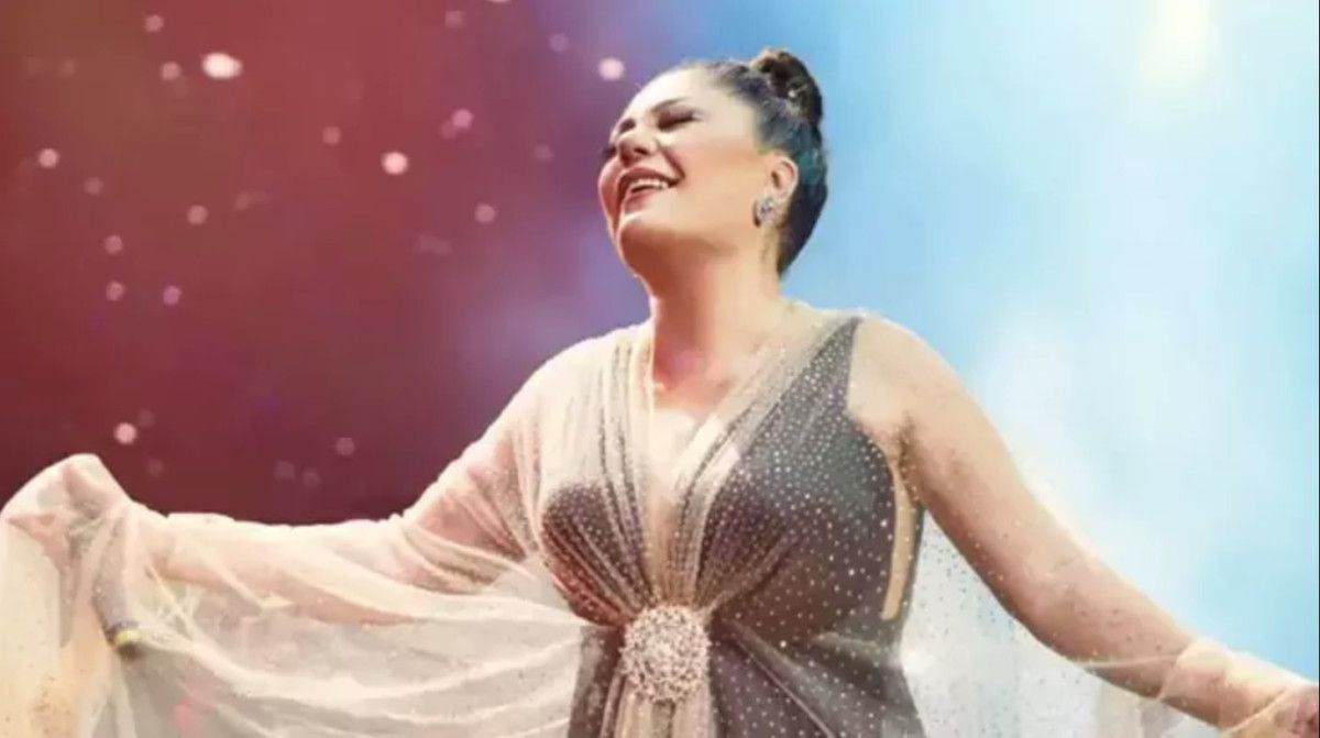 İzel'in Photoshop'suz Gerçek Selülitlerle Dolu Samimi Fotoğrafı