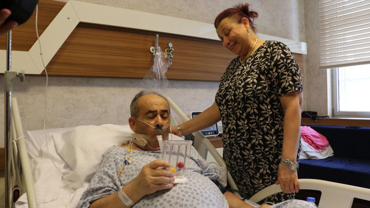 İzmir'de Aşırı İlaç Kullanımı Sonucu Bağırsağı Delinen Hasta Ölümden Döndü