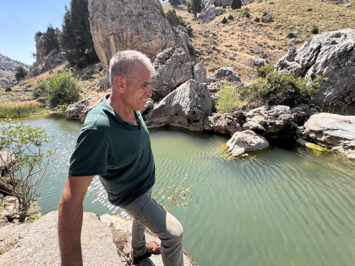 Kahramanmaraş'ta Kayaların Arasındaki Gizemli Göl ve Eşsiz Manzarasıyla Büyülüyor