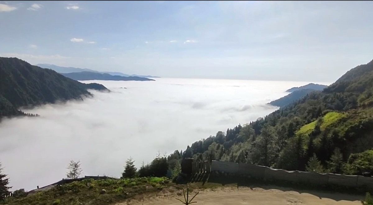 Karadeniz'in Bulut Denizi: Ziyaretçilerine Unutulmaz Manzaralar Sunuyor