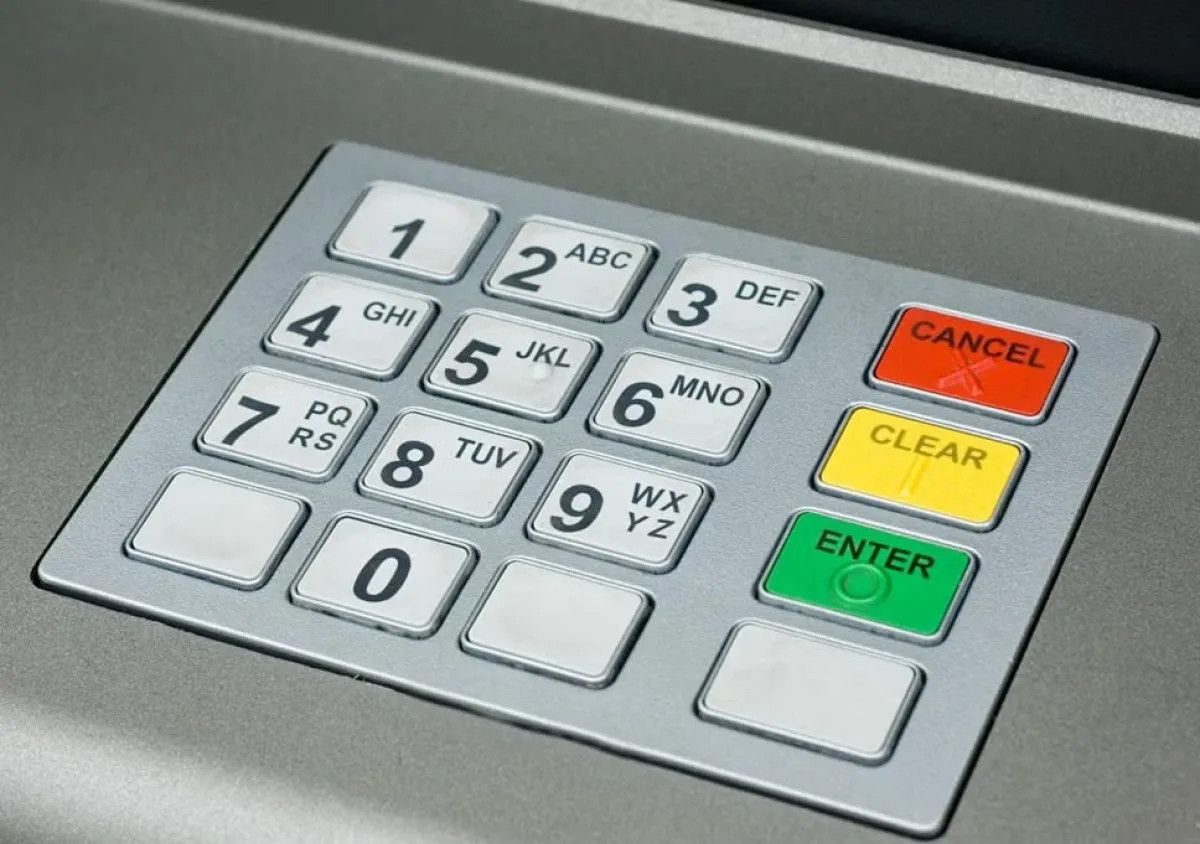 Kimse Bilmiyor! ATM'lerdeki Sarı Tuşun Gizemli İşlevi Nedir?