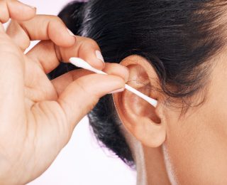Kulağınızı Temizlerken Dikkatli Olun: Yanlış Uygulamalar İşitme Kaybını Tetikleyebilir