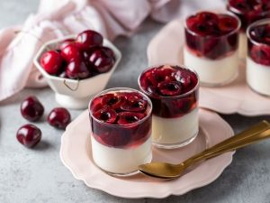 Lezzetli ve Pratik Vişneli Muhallebi Tarifi