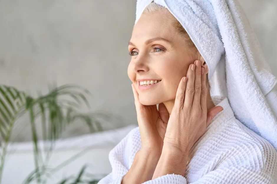 Mavi Işık Tehdidi ve Cilt Sağlığı: DNA Hasarına Neden Olabilir!